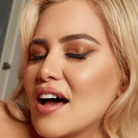 Кеитлин Кери Голе