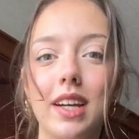 Ели Џоли Голе