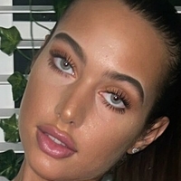 Камила Дејвис Голе