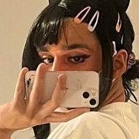 Лили Б Голе