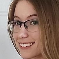 Лейси Блум Голе
