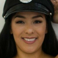 Леа Гоес Вајлд Голе