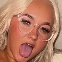 Мала Блондинка Голе