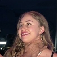Луна Роуз Голе