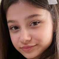 Миа Кенди Голе