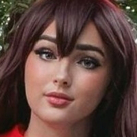 Михаела Ли Голе