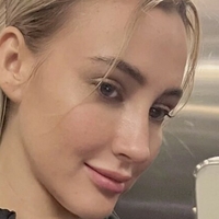Моли Дивајн Голе
