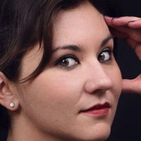 Нина Јанг Голе