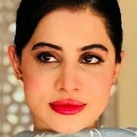 Urfi Javed Голе